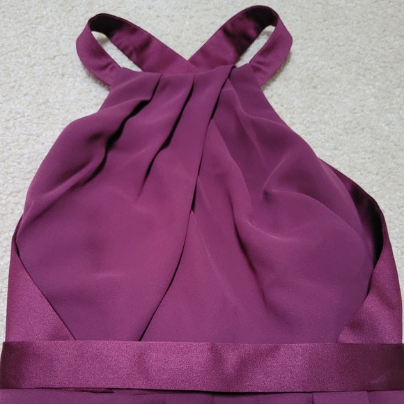 NWT Davids Bridal Pleated Cross-Back Double Cloth Bridesmaid Dress 0 Wine - Picture 4 of 5